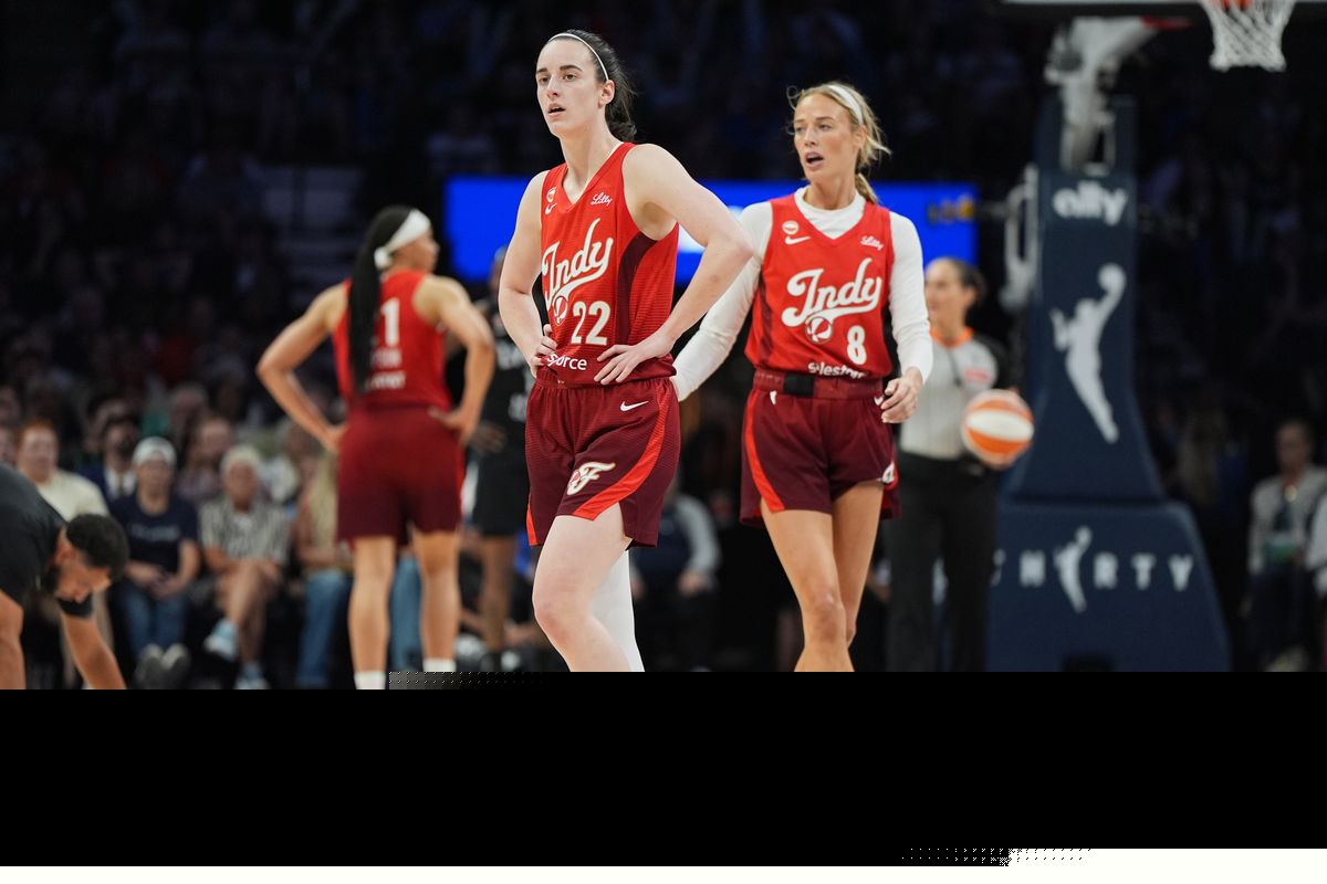 Gray hits buzzer-beating 3s after Clark’s mistakes to lift Aces past Fever 86-84 in OT