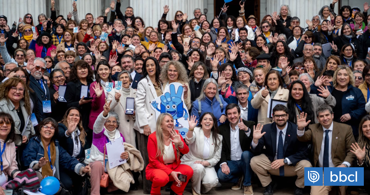 Gobierno reconoce a 16 dirigentes sociales en ceremonia realizada en el ex Congreso Nacional
