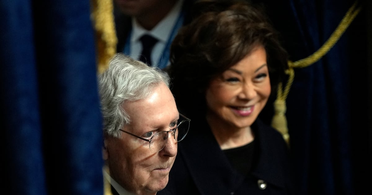 Elaine Chao’s Family Friend Calls Out Strange Detail in New McConnell Photo