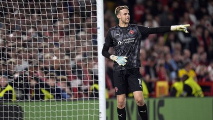 Elías Rafn stóð vaktina í sigri Mid­tjylland á Notting­ham For­est