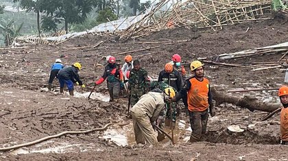 Update Korban Longsor Cisarua: 53 Orang Sudah Dievakuasi, 27 Masih Dicari