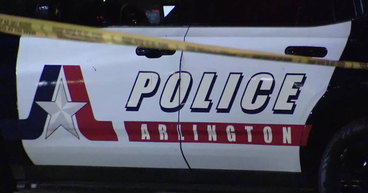 Arlington police search for gunman in fatal Friday night shooting