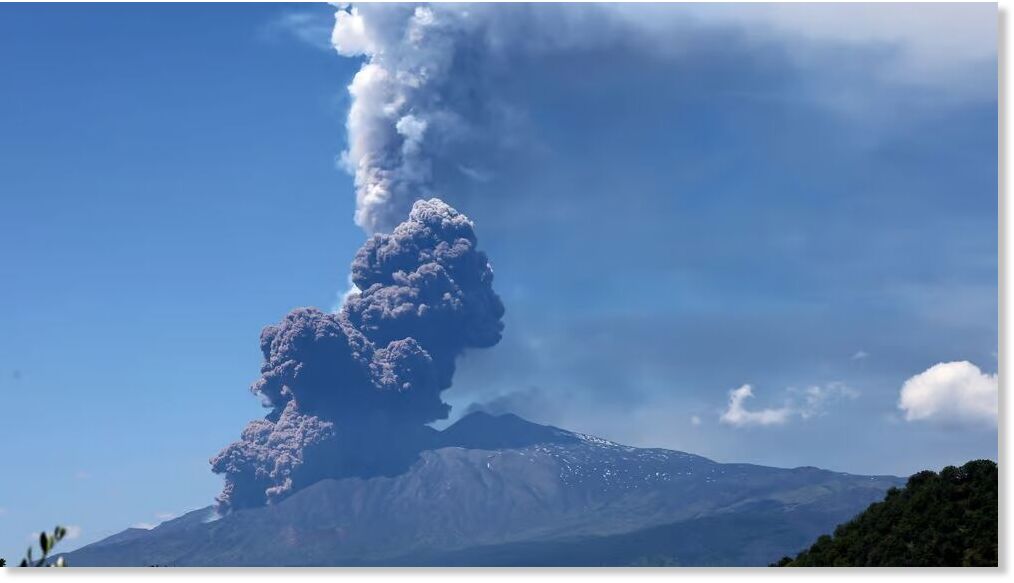 BEST OF THE WEB: Mount Etna erupts leaving tourists fleeing for their lives during strongest eruption since 2014