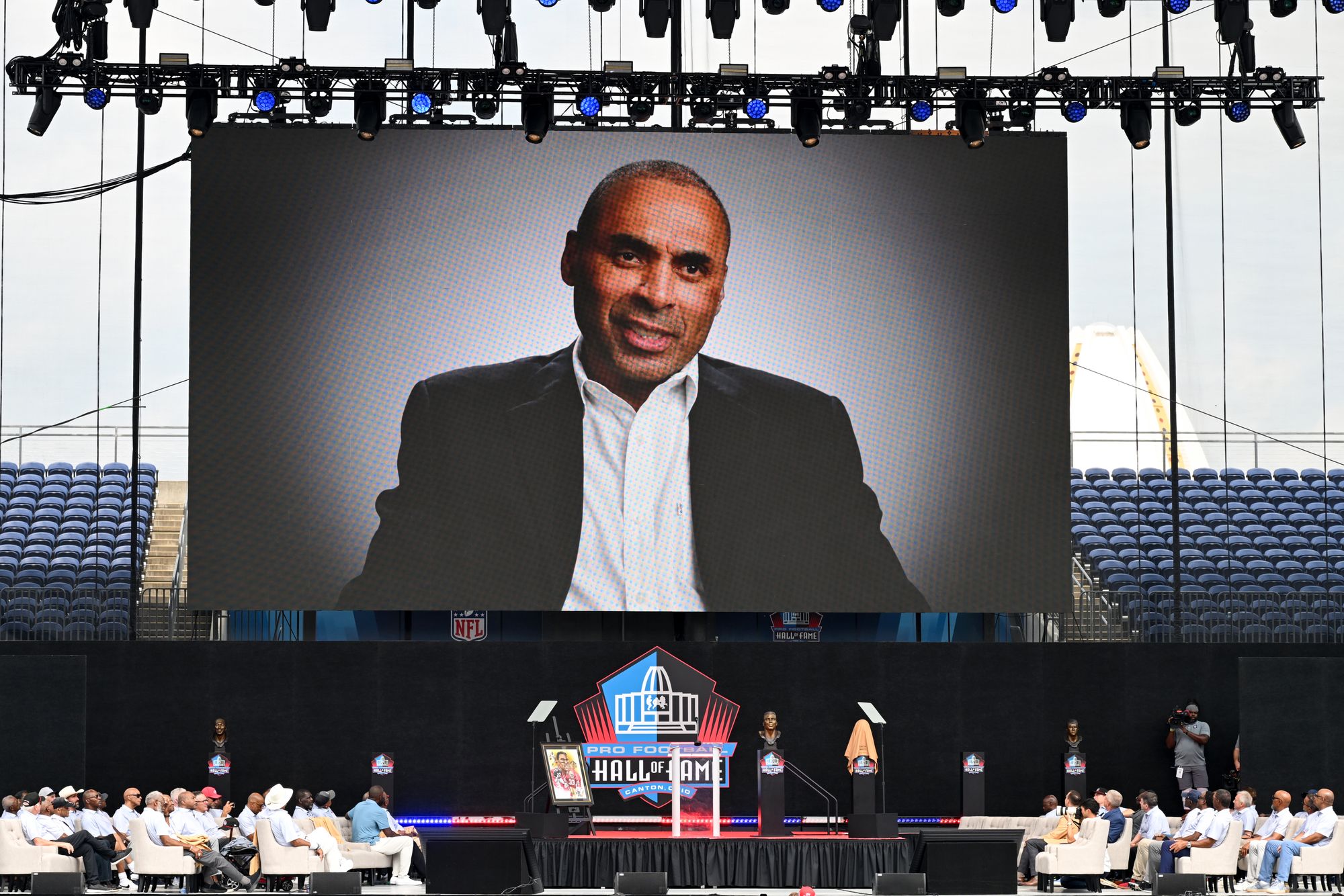 Sunday Links: 49ers Legend Roger Craig Shares Vascular Dementia Diagnosis During Hall of Fame Speech