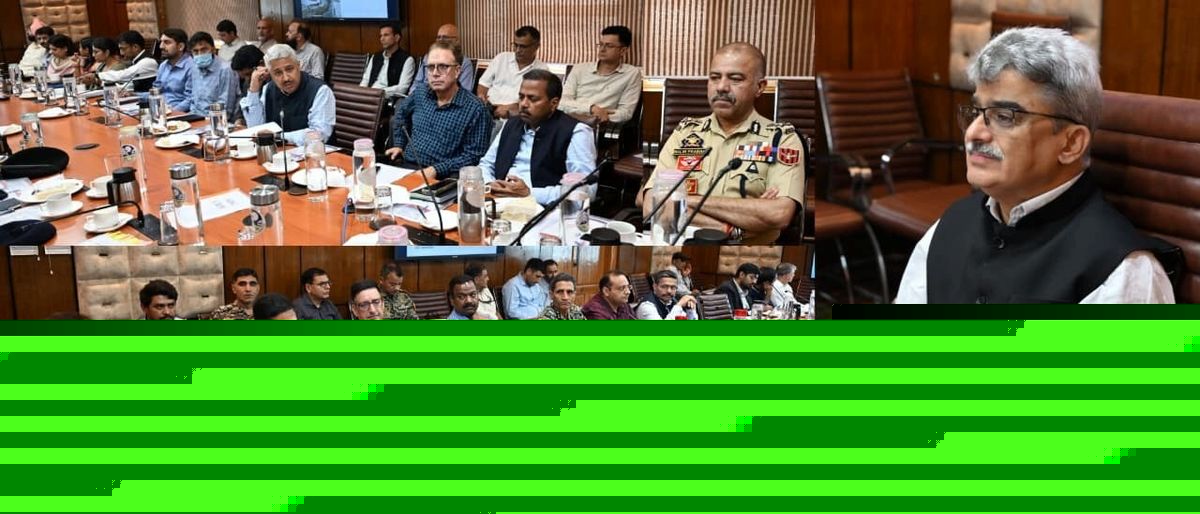 Dulloo chairs review of facilities at Amarnath Yatra base, transit camps