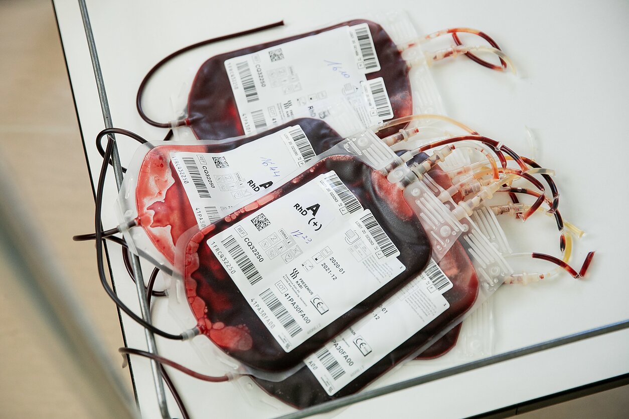 Kraujo centras informuoja: pernai donorai kraujo aukojo daugiau nei 77 tūkst. kartų