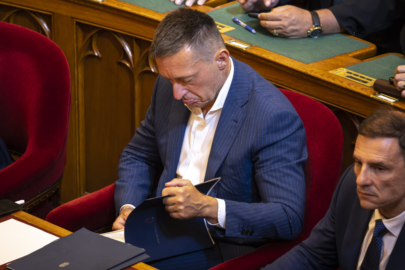 A Rogán alá tartozó hivatal beszerzésein keresztül 265 munkából 265 ugyanahhoz a cégcsoporthoz került