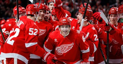 Kane passes Modano for most points by US-born NHL player in Red Wings' shootout loss to Capitals