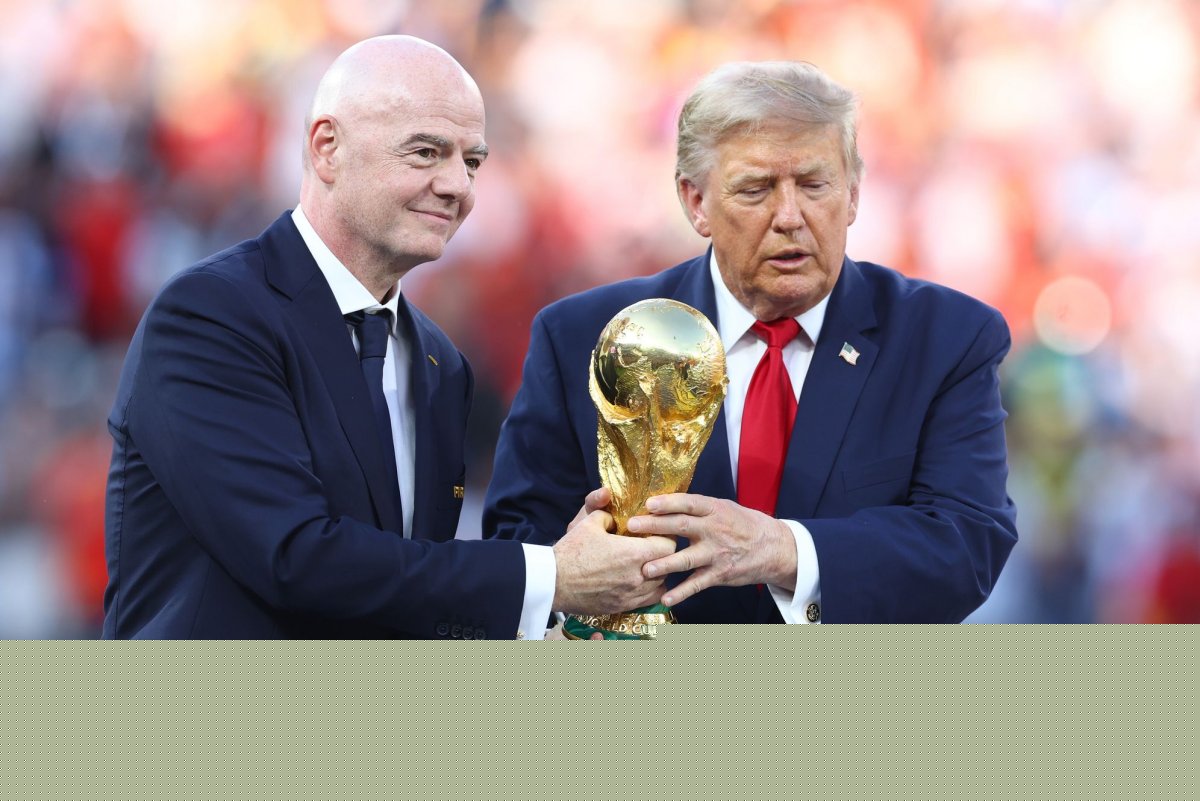 Trump defends Infantino, lauds FIFA president for World Cup success