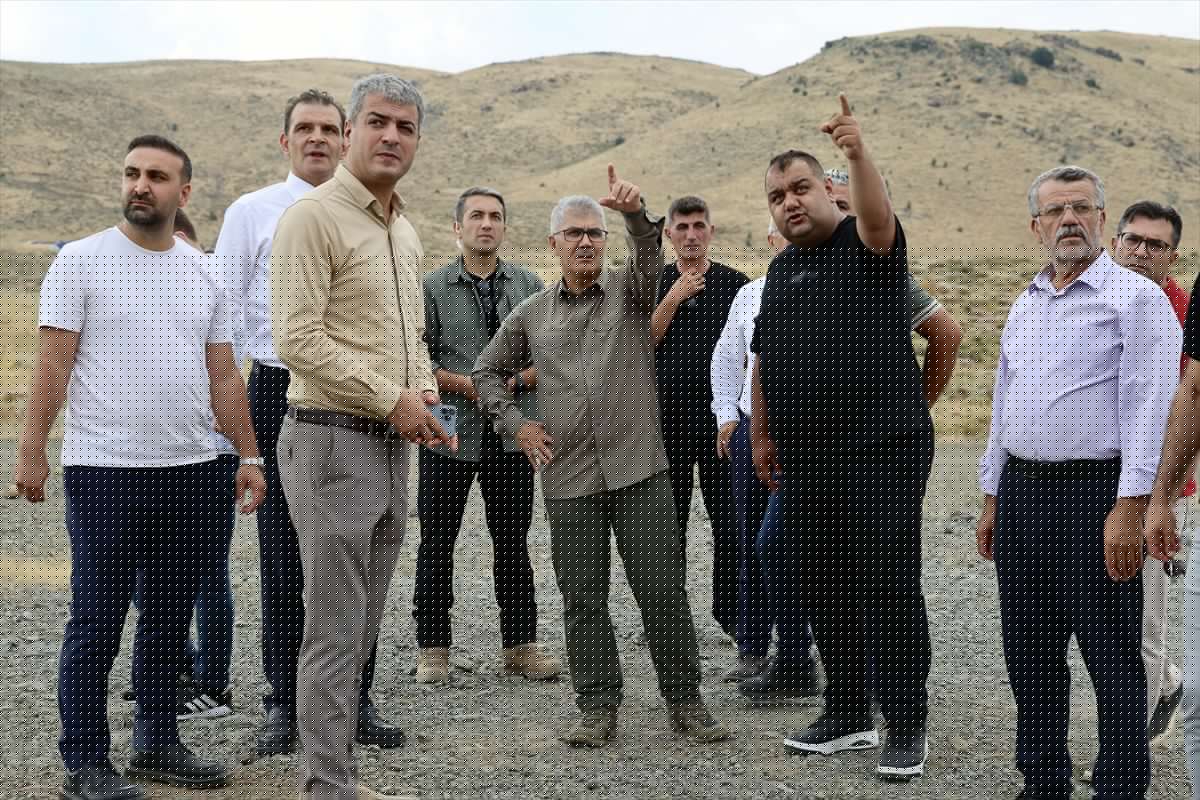 Hesarek Kayak Merkezi Yolunda Genişletme Çalışması Başladı