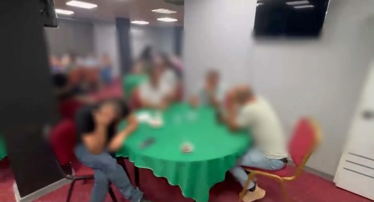 Düğün salonu görünümlü kumarhaneye polis baskını
