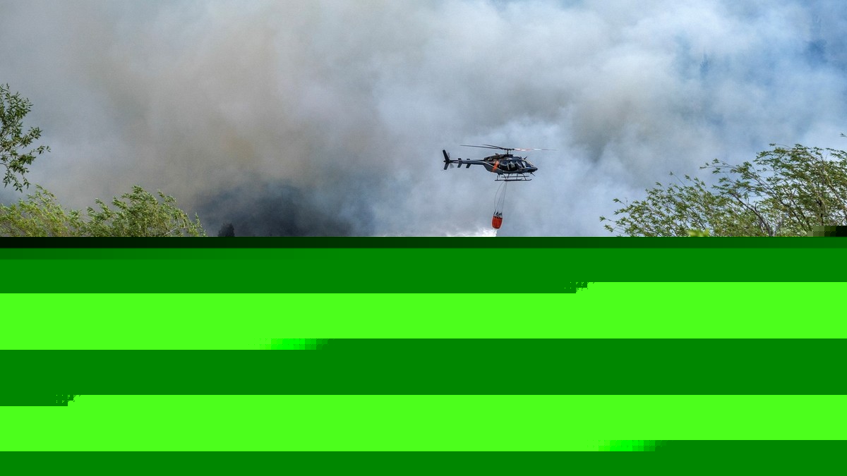 SEDAM OSOBA POGINULO, MEĐU NJIMA I VISOKI ZVANIČNICI! Srušio se helikopter tokom obuke za gašenje požara: Jeziva nesreća u Argentini