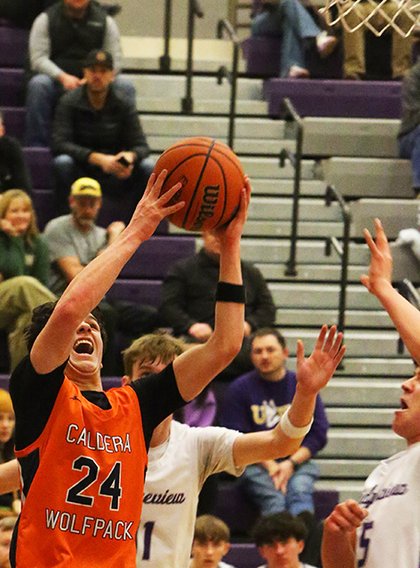 Caldera boys survive second-half rally to beat Ridgeview