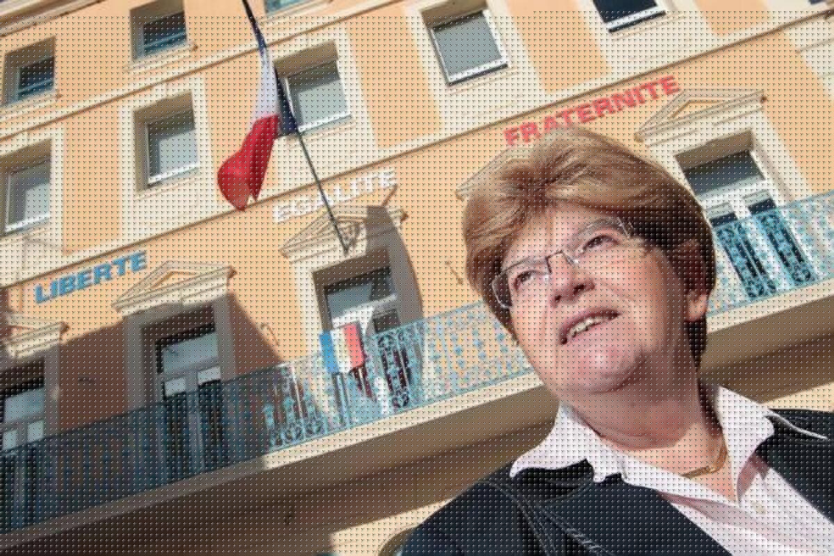 « Submergée par l’émotion, j’ai pleuré toute la matinée lorsque je l’ai appris » : l’ex-maire du Muy Liliane Boyer élevée au rang de chevalier de la Légion d’honneur