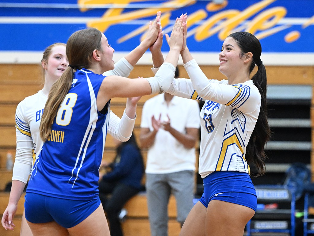 Prep volleyball: Benicia stuns Las Lomas in back-and-forth affair