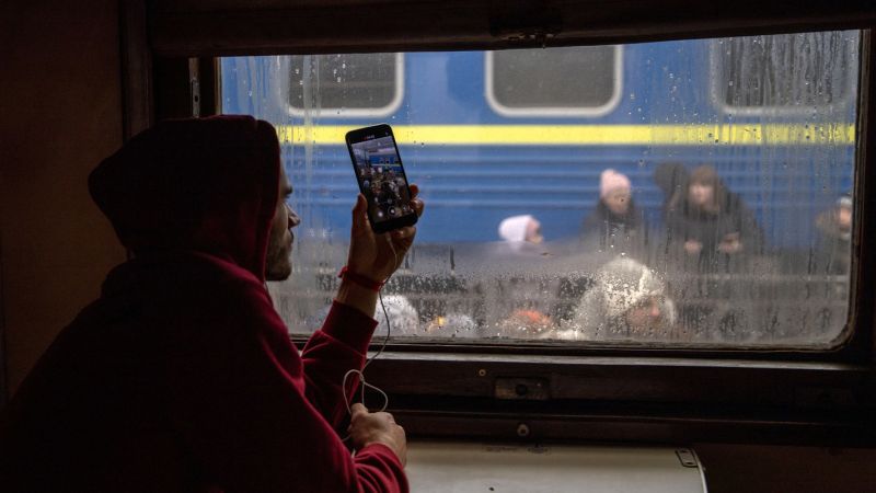 Why journalists covering Ukraine and Russia lean into the many unknowns of war reporting