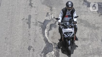 Pemprov DKI Buka Posko Pengaduan Jalan Rusak, Warga Bisa Melapor Lewat Telepon dan WA
