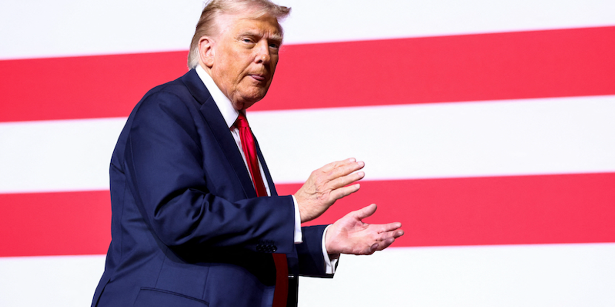 Trump regales military brass with song-and-dance about walking down stairs: 'Da-da, bop'