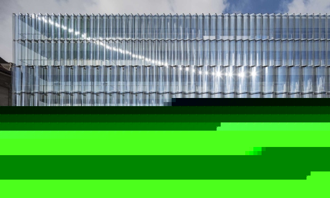 Swiss Re sieht sich gut auf Kurs