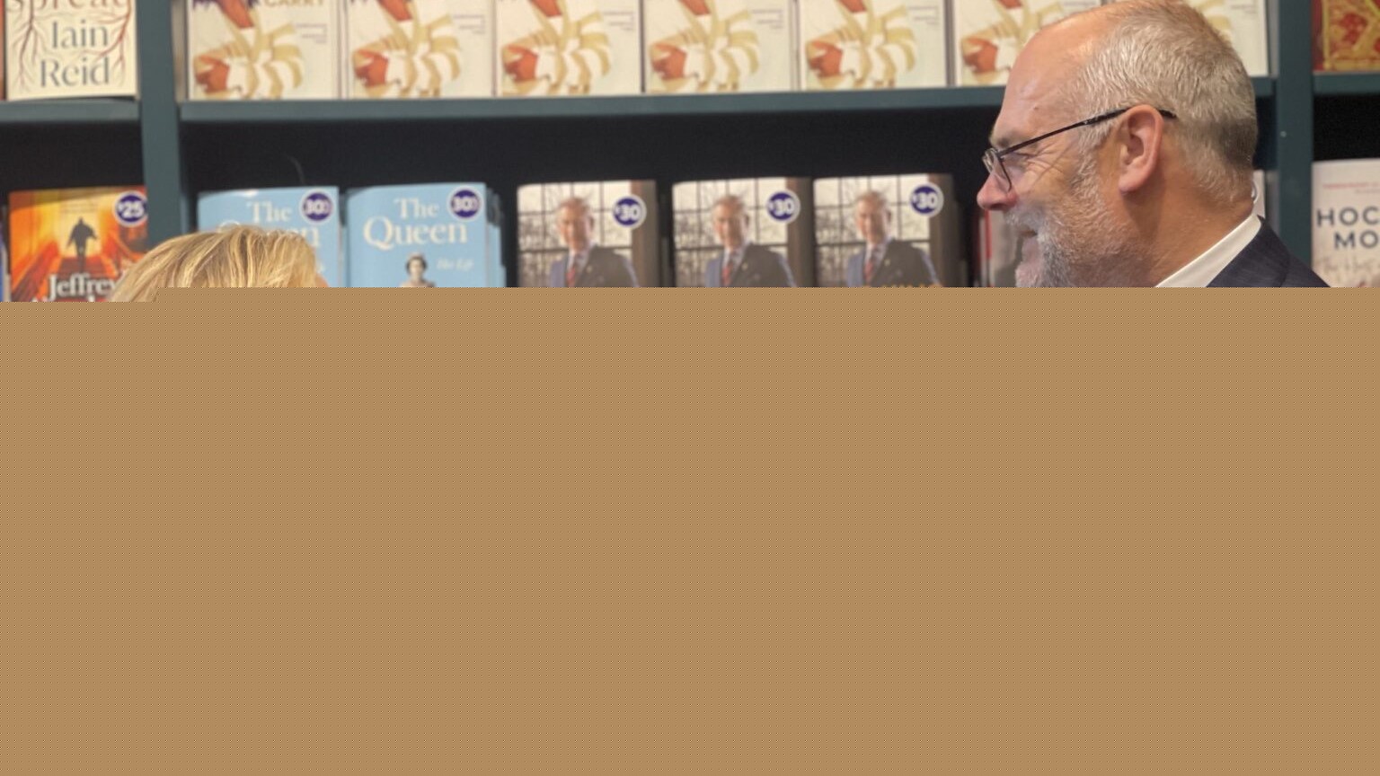 Comment on Estonian president bumps into Hillary Clinton – while at a Toronto bookstore by ito Rebane