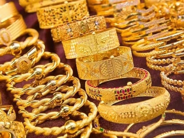 Gold Prices in Pakistan near Rs460,000 after back to back jumps