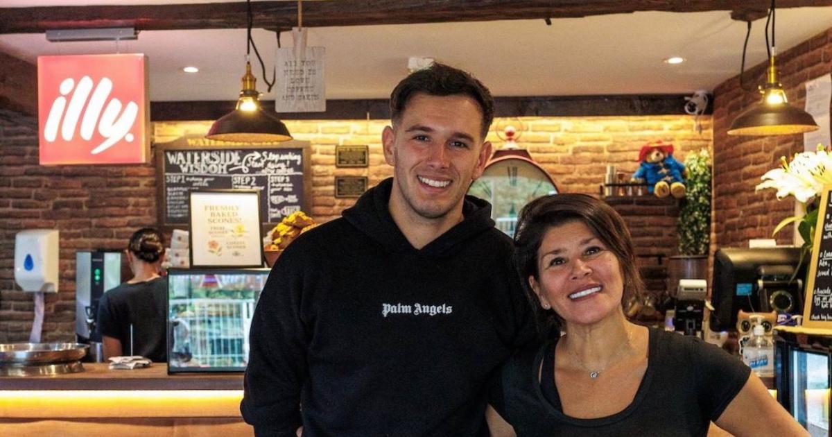 'This is not ideal'- Popular café closes doors for second time due to flood works