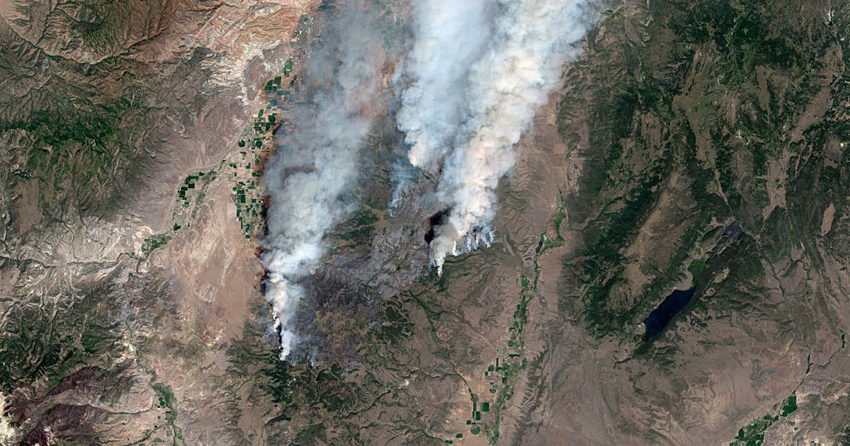 Two helicopter pilots killed in crash while battling Utah wildfire