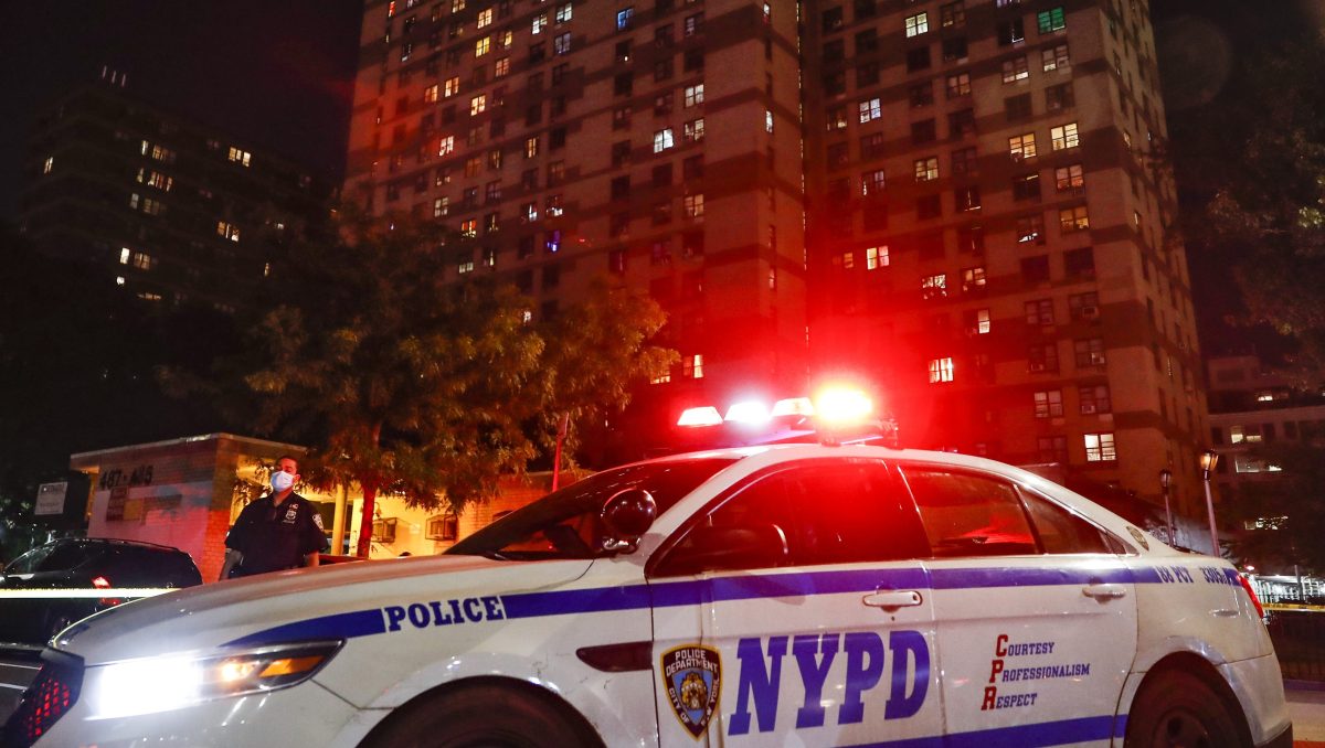 Investigan accidente en El Bronx donde una patrulla pasó por encima de un hombre ya arrollado