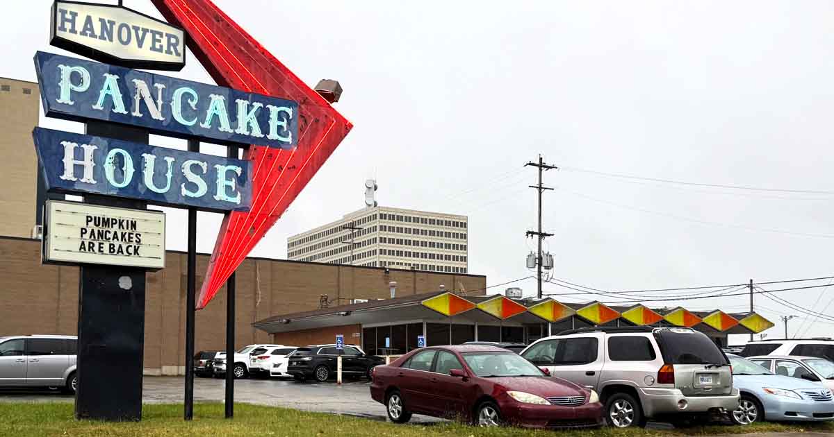 The Old-School Diner In Kansas Where $13 Gets You A Whole Meal And More