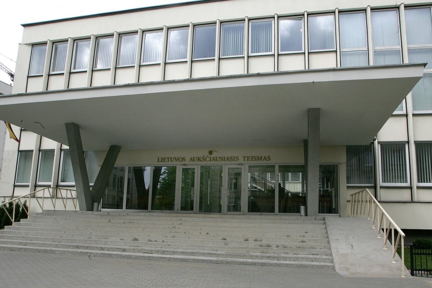 Raseiniuose per Kalėdas mažametę sumušęs V. Juškevičius prašo nutraukti jo bylą