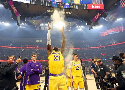 Cavs spoil LeBron James’ teary-eyed homecoming in 129-99 blowout win over Lakers