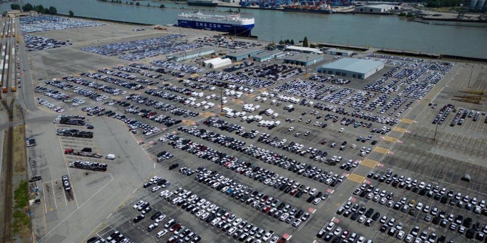 Statistics Canada reports merchandise trade deficit $2.2 billion in November