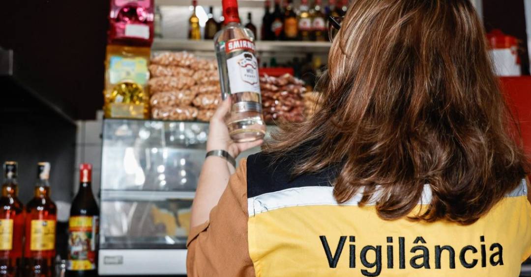 Clubes de São Paulo suspendem venda de bebidas destiladas após intoxicações por metanol