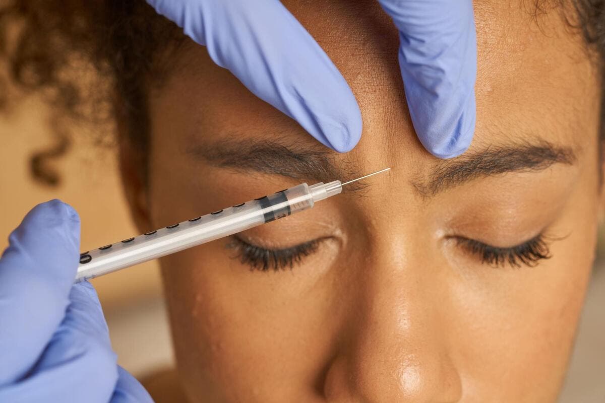 Comment reconnaître un fake injector ? Les indices qui révèlent un cabinet clandestin d’injections esthétiques