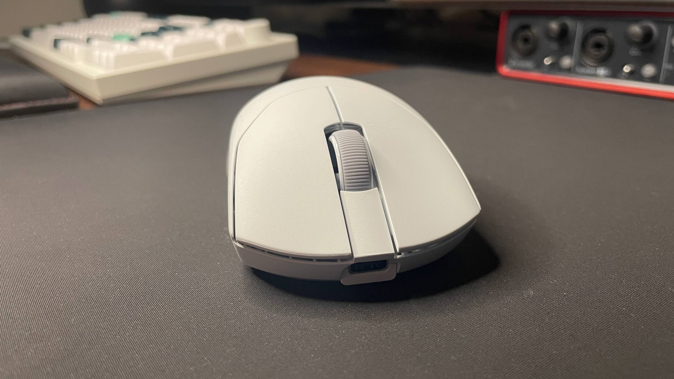 There's a new king of lightweight gaming mice and I'll 1v1 anyone who disses the ultralight market