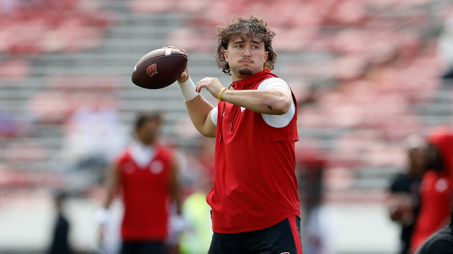 Danny O’Neil appears to reveal who Wisconsin will start at QB vs. Michigan