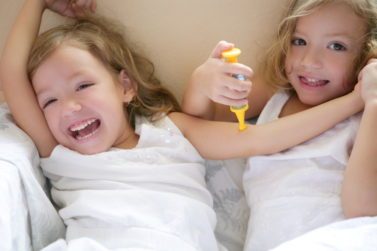 Preschool Teacher Explains How She Tells Twins Apart—Mom’s 'Upset' Reaction Stuns