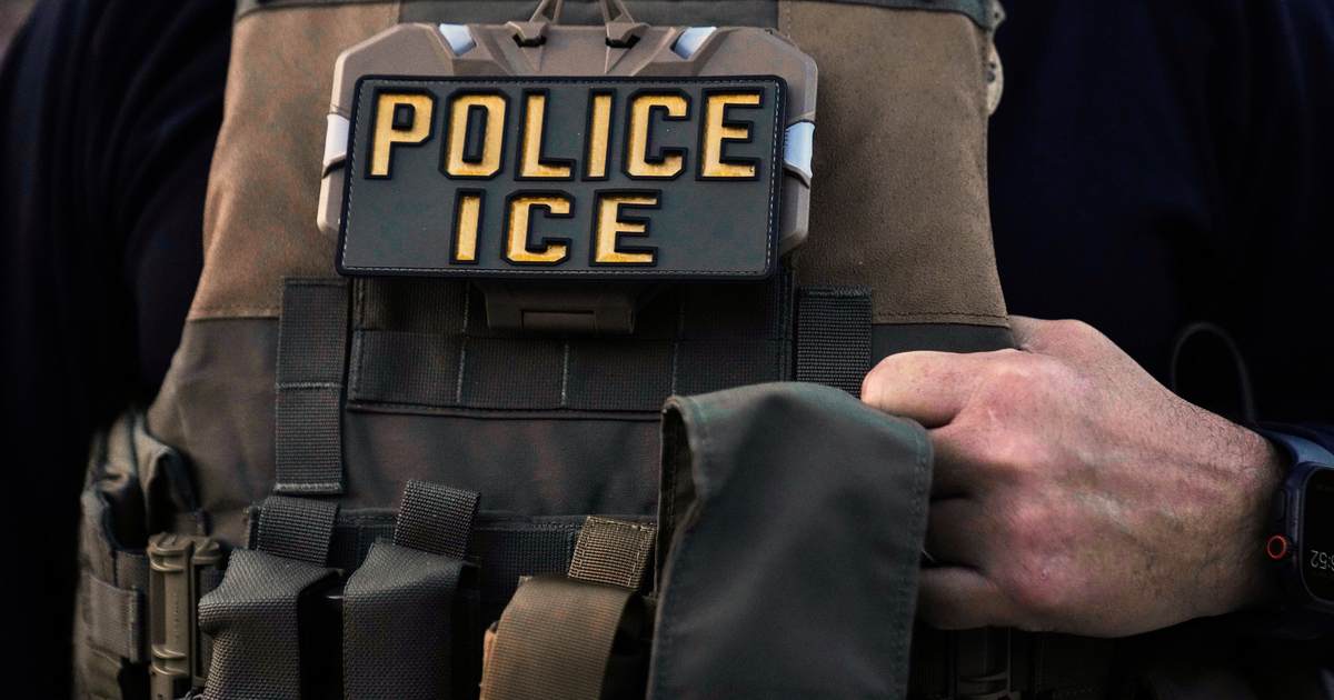 Illegal Alien Sentenced for Injuring Officer's Knee During Struggle in Grand Rapids