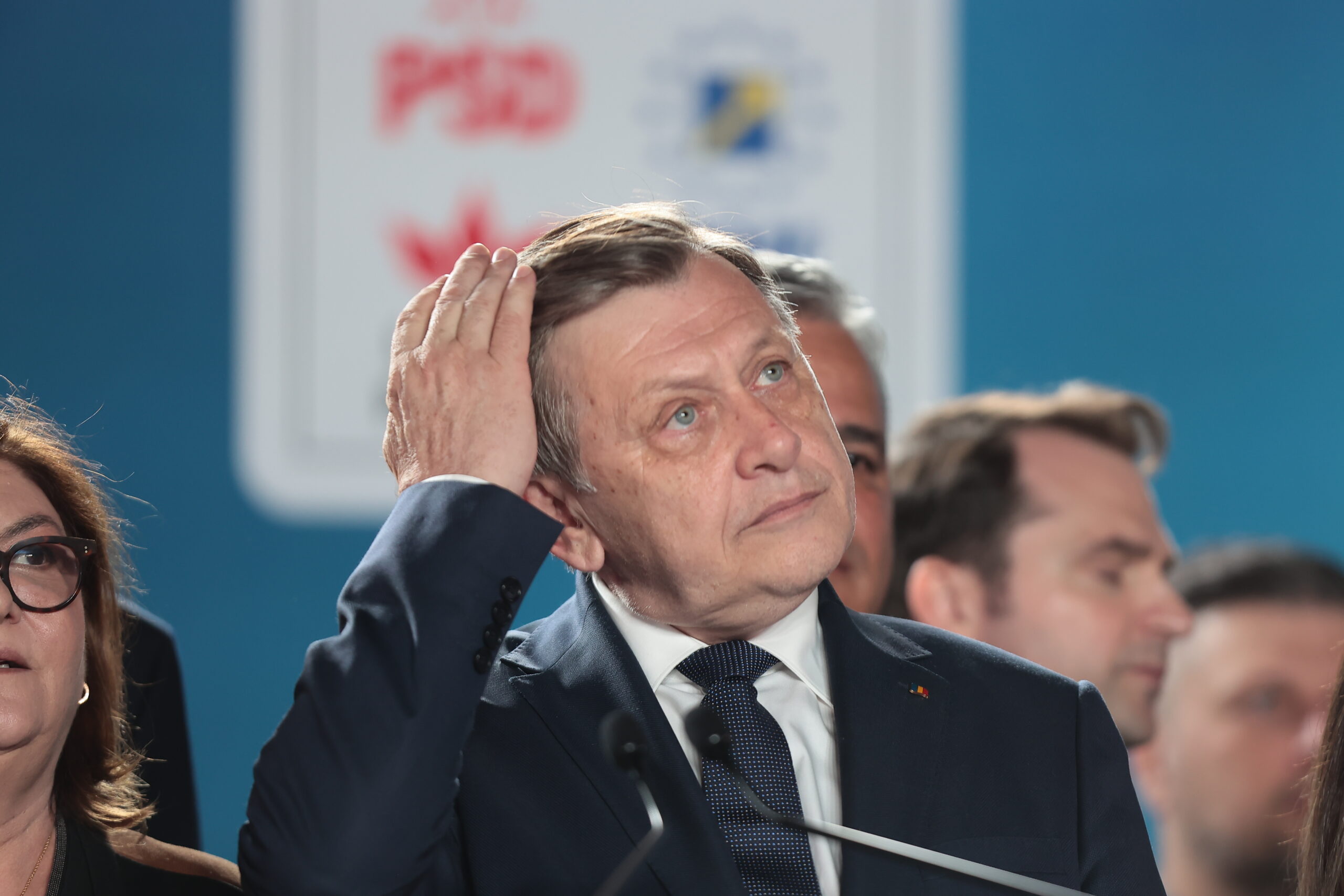 Crin Antonescu afirmă că România trece printr-o „criză de conducere”: „Sediul problemei este la Palatul Cotroceni”