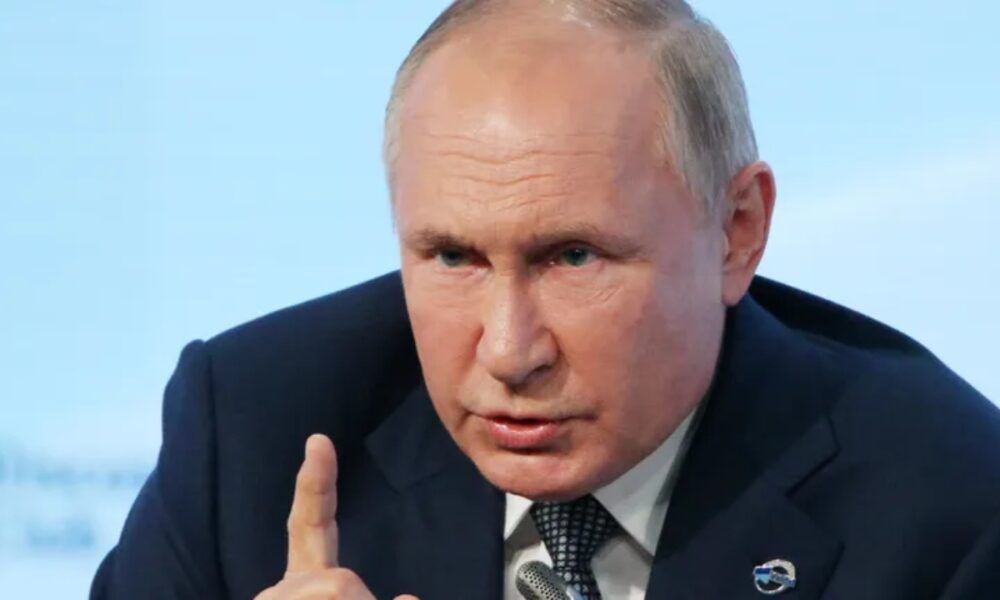 Vladimir Putin amenință că va răspunde dur la militarizarea Europei. Președintele rus îi umilește pe liderii europeni: „Fie sunt incredibil de incompetenți, fie sunt necinstiți”
