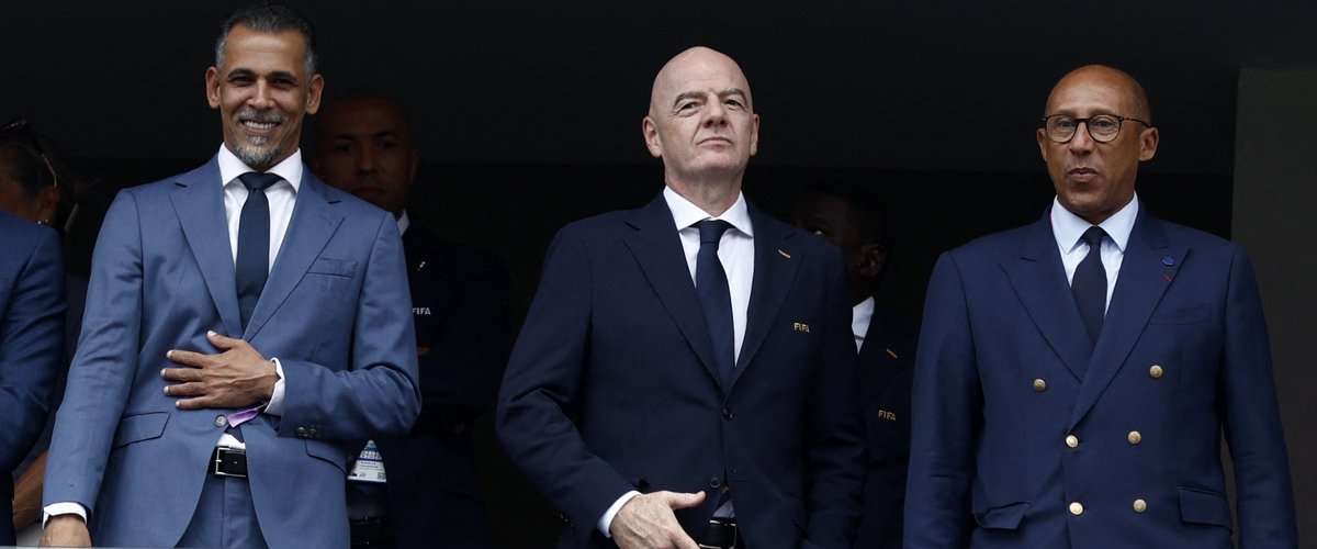 "Ça soulève beaucoup d'interrogations"... La Fédération française de football et la ministre des Sports fustigent le projet de Gianni Infantino, qui prévoit d’ouvrir la Fifa aux investisseurs privés