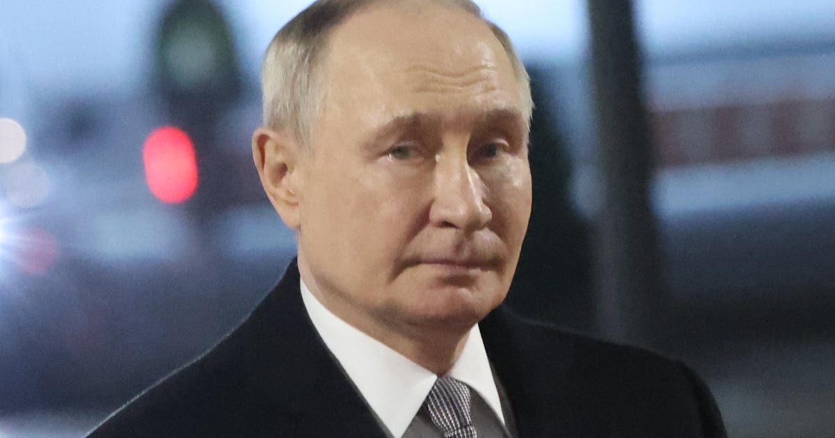 Putin Given Dire Warning That His Inner Circle Is Turning on Him