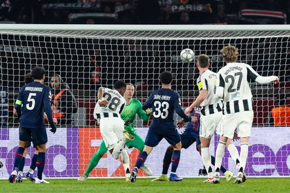 Pain in Paris as draw forces both PSG and Newcastle into play-off round