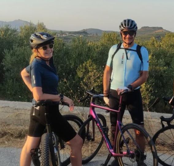 PM Mitsotakis in hospital after accident with his bicycle