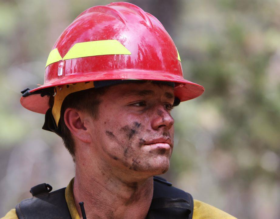 Oregon firefighters have half the resources they need, says Wyden