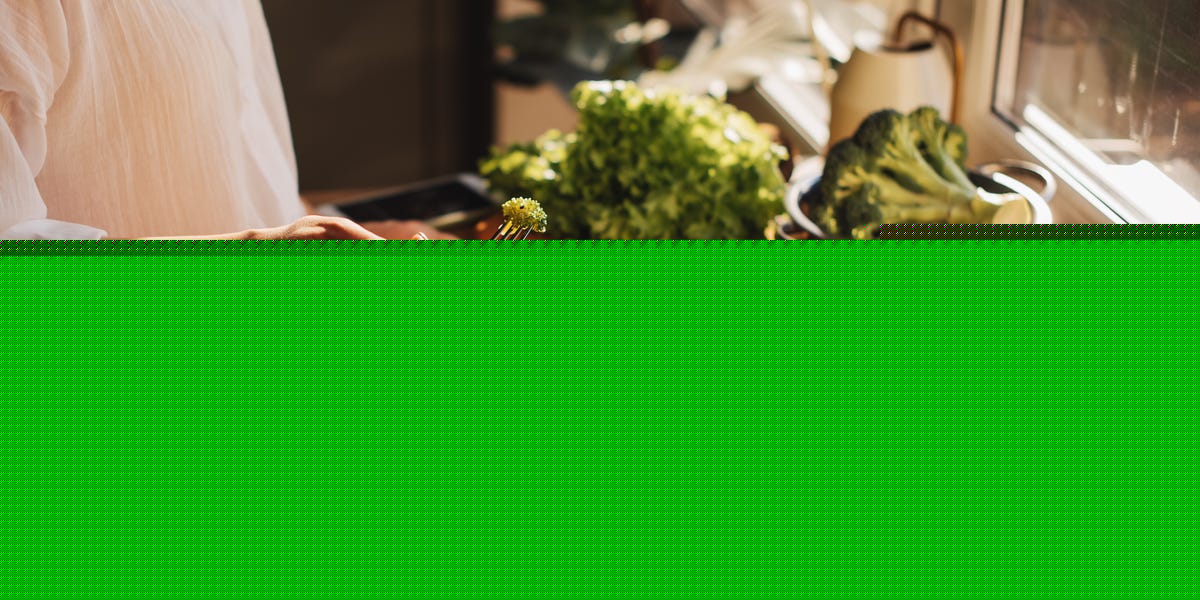 50 Low-Calorie Meals the Whole Family Will Love