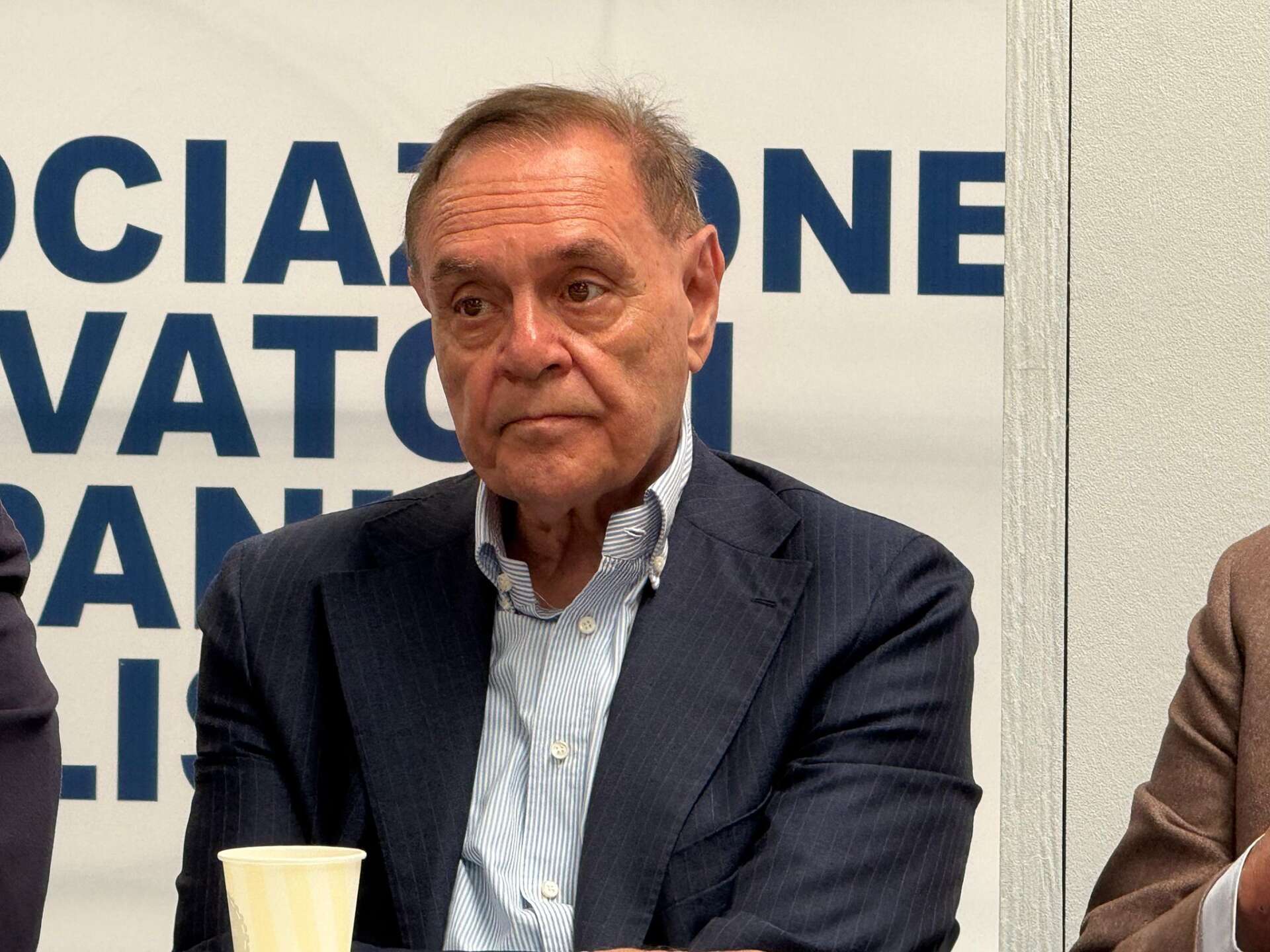 Mastella: “Con Air, da gennaio abbonamento gratuito anche per gli studenti fortorini”