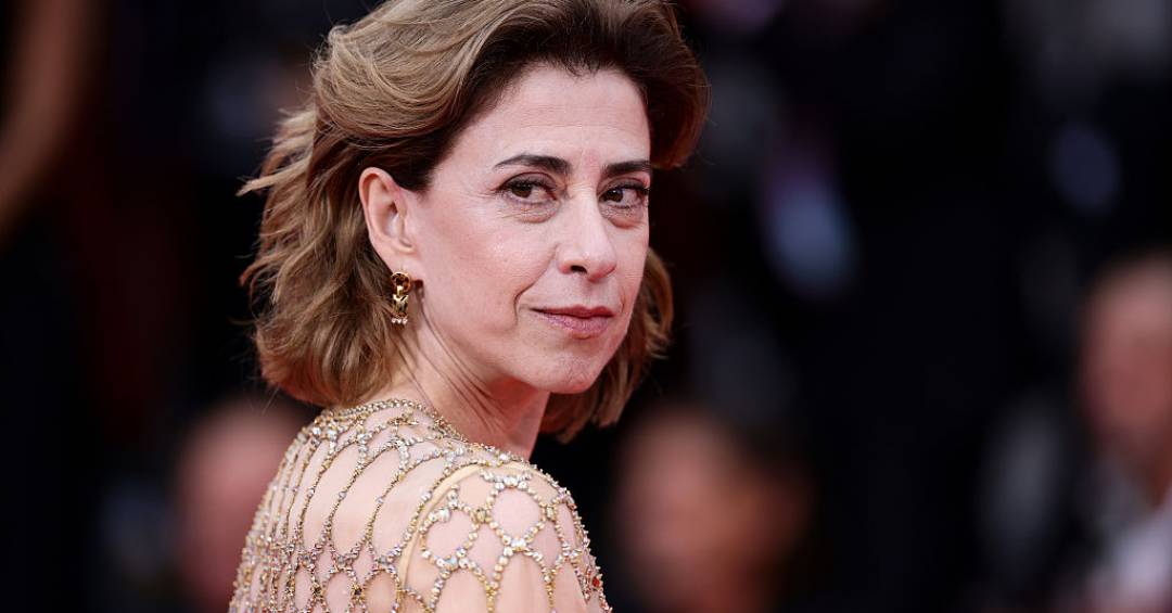 Fernanda Torres faz com que livro de história dispare entre os mais vendidos