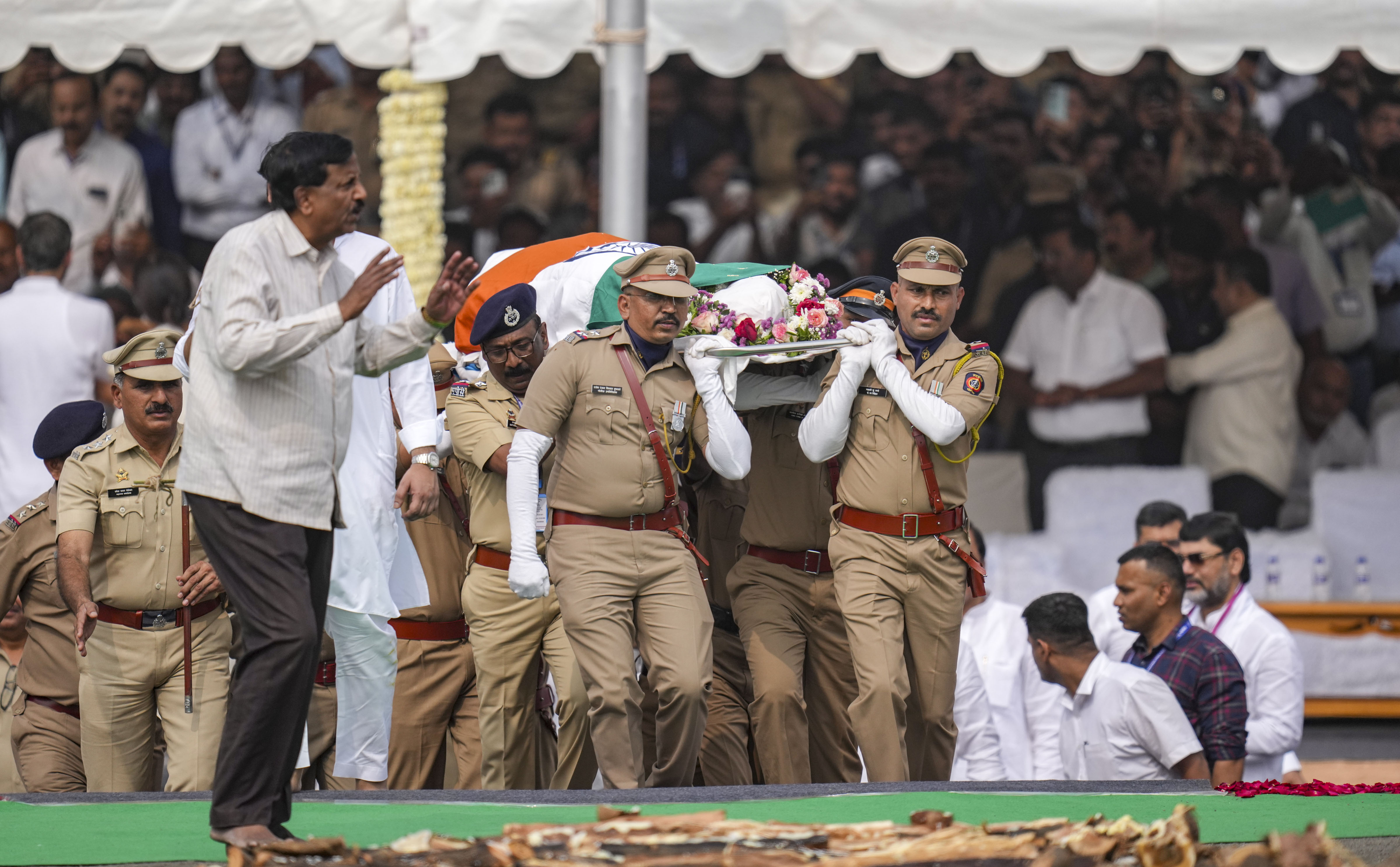LIVE: Ajit Dada Amar Rahe: Hundreds Gather to Bid Farewell to Pawar