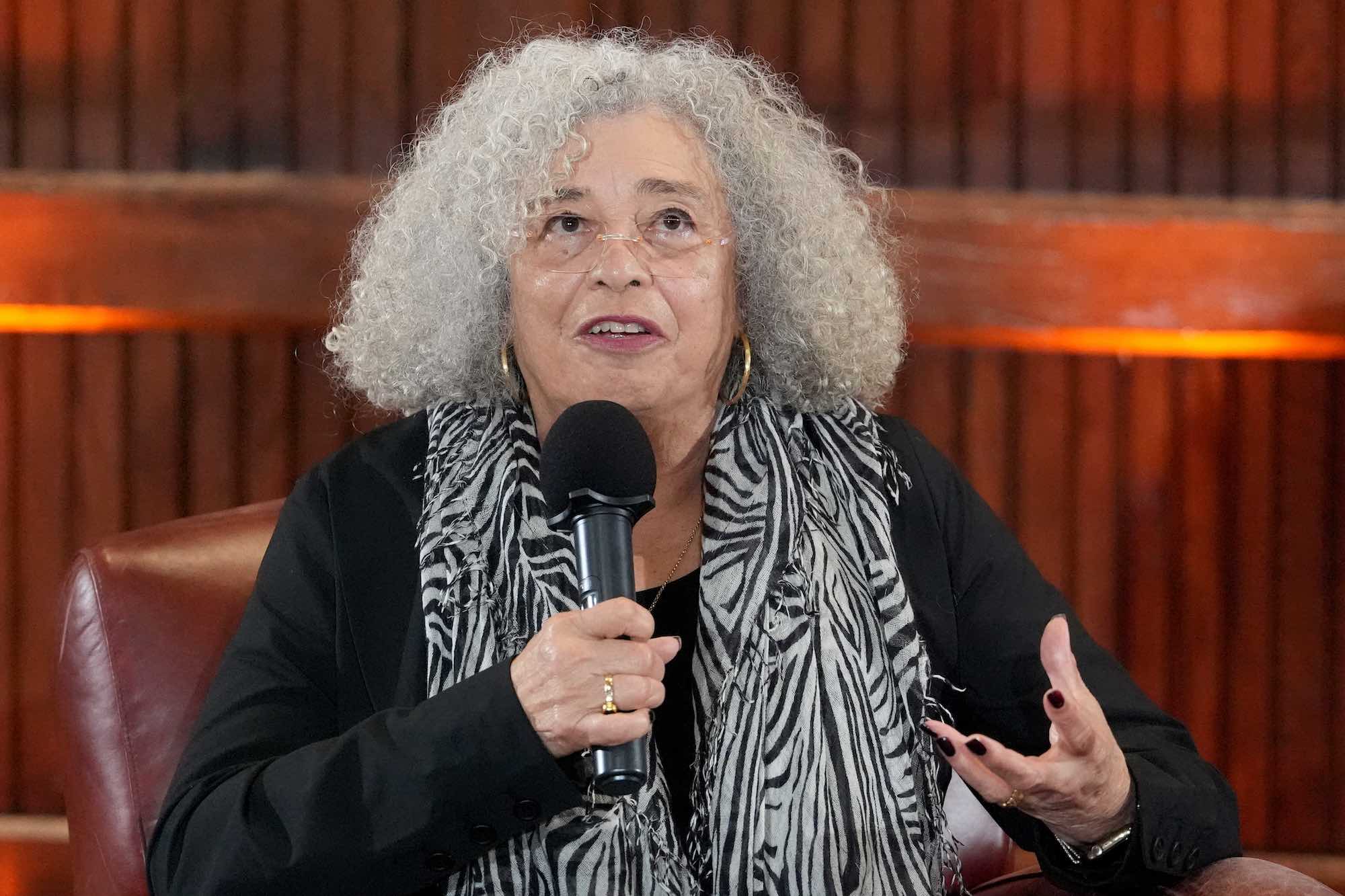Photos: Angela Davis Speaks at Tougaloo College in Jackson